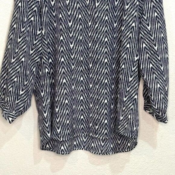 Ellie Kai Blue White Pattern Silk Long Sleeve Blouse Size 10 - Picture 4 of 7
